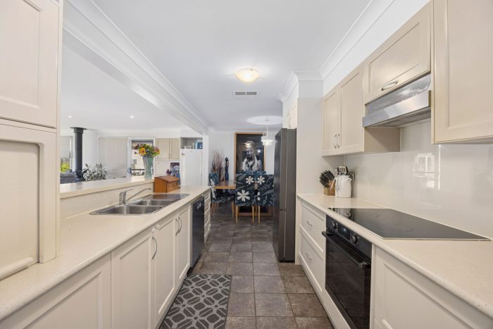 174004756__1762746522-74699-26-web-or-mls-205-Pooleys-Rd-32