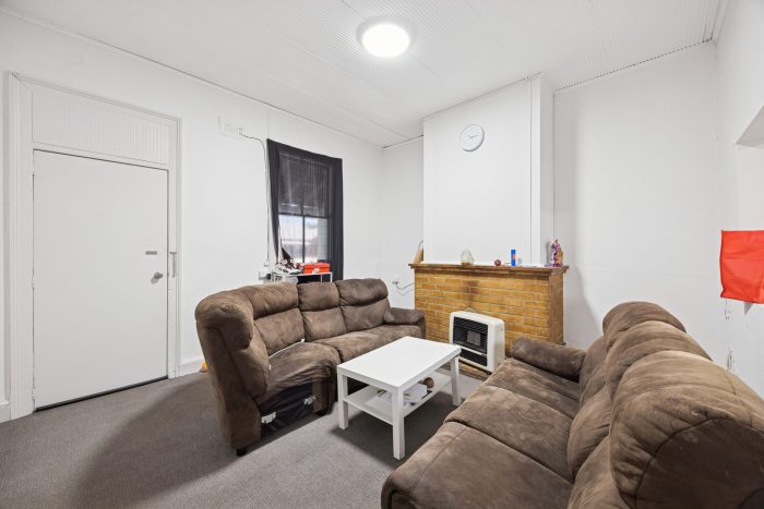 175420701__1763431657-67666-2-web-or-mls-66-68-Auburn-St-2