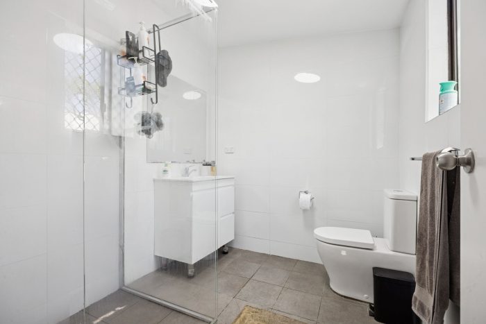 175420740__1763431662-67612-5-web-or-mls-66-68-Auburn-St-5