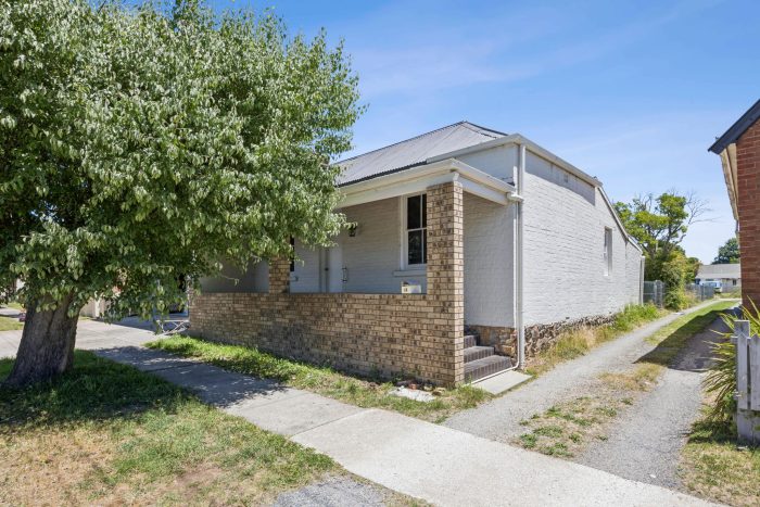 175420741__1763431663-67627-6-web-or-mls-66-68-Auburn-St-6