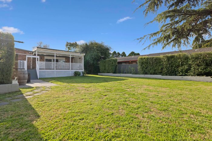 177042443__1764217536-84961-14-web-or-mls-211-Cowper-St-14