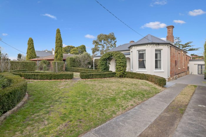 177042449__1764217539-84913-18-web-or-mls-211-Cowper-St-18