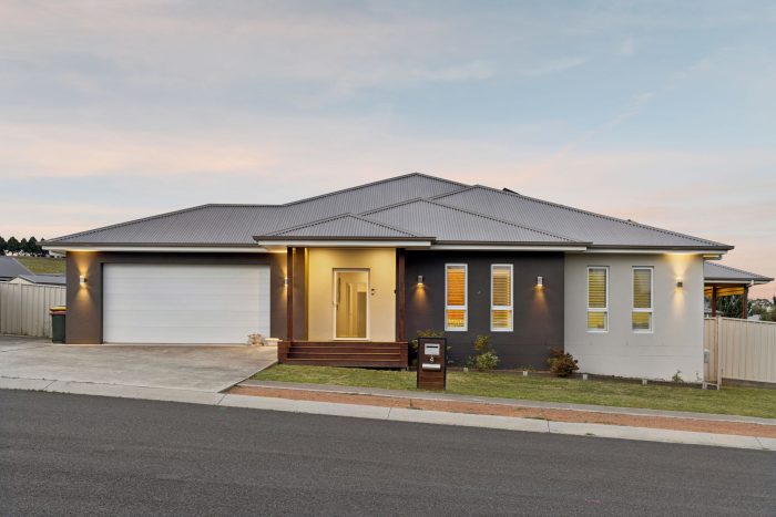 177677238__1764623640-7663-1-web-or-mls-4-Fraser-Cl-1