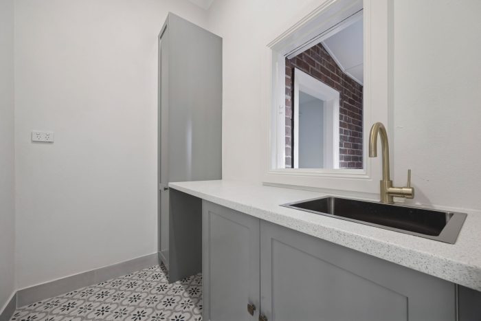 178390141__1764813491-50809-13-web-or-mls-31-Cowper-St-13