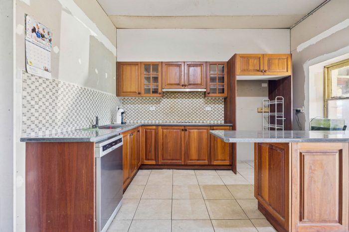 178392382__1764813970-65270-8-web-or-mls-57-Osmonds-Rd-8