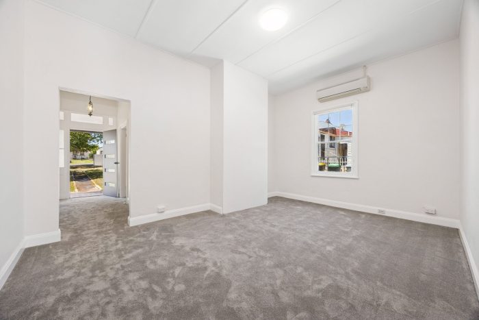 6-web-or-mls-42-Faithful-St-6