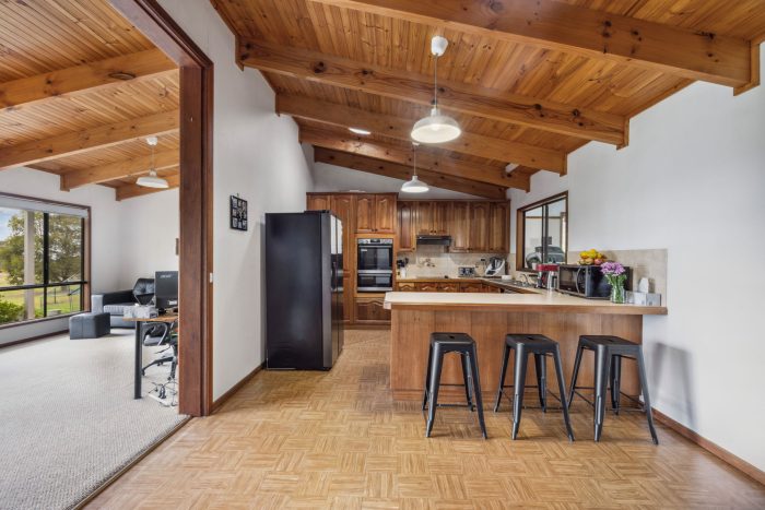 88032420__1713414084-45571-6-web-or-mls-3336-Range-Rd-6