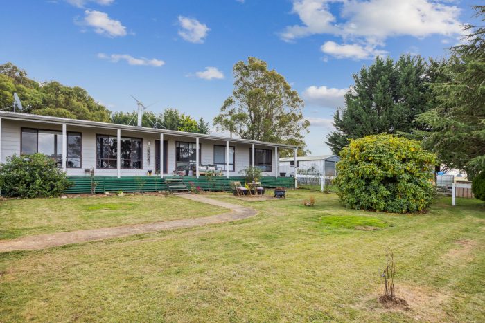 88032443__1713414100-80167-15-web-or-mls-3336-Range-Rd-15