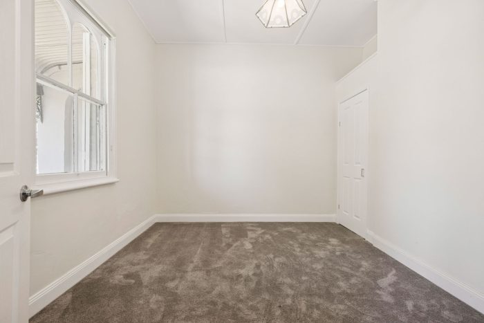 9-web-or-mls-42-Faithful-St-9